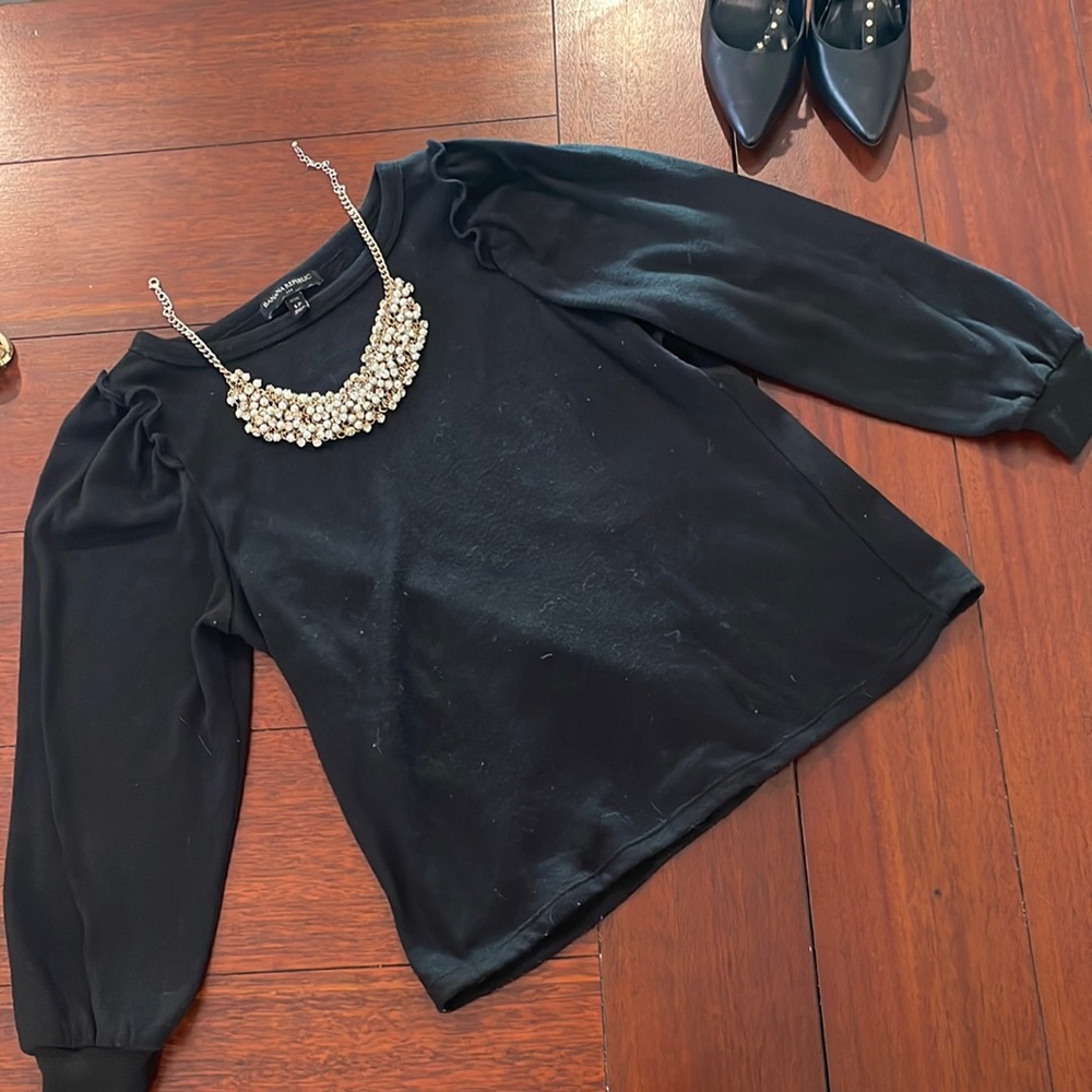 Banana Republic small petite ruffle sleeve top